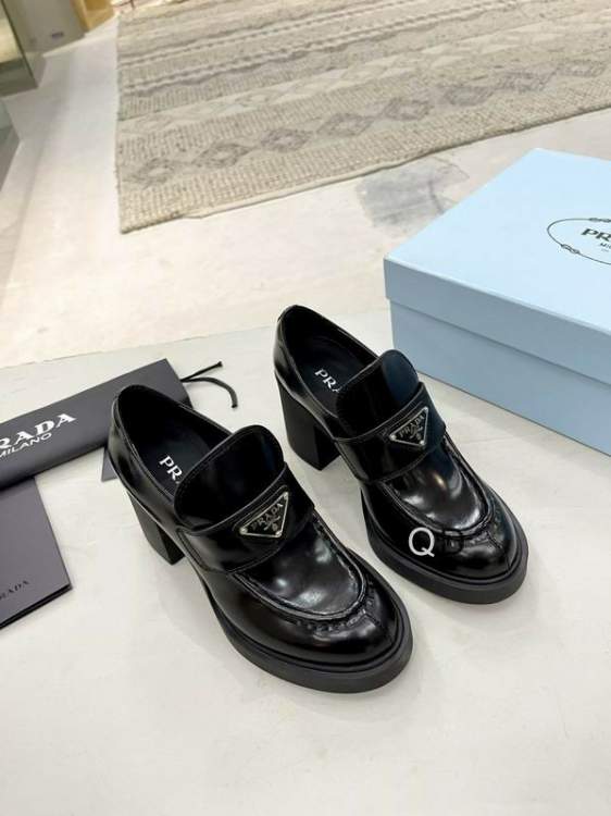 Picture of Prada Shoes _SKUPradasz35-408cmGDT013419183